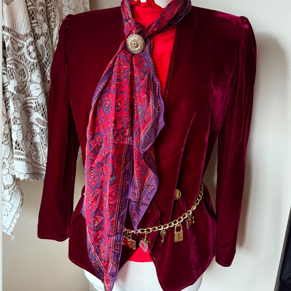 Vintage Elegant Burgundy‎ Velvet Blazer